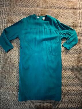 VTG. Liz Claiborne Petite long sleeve Dress Jade/Green Color SZ Petite 2